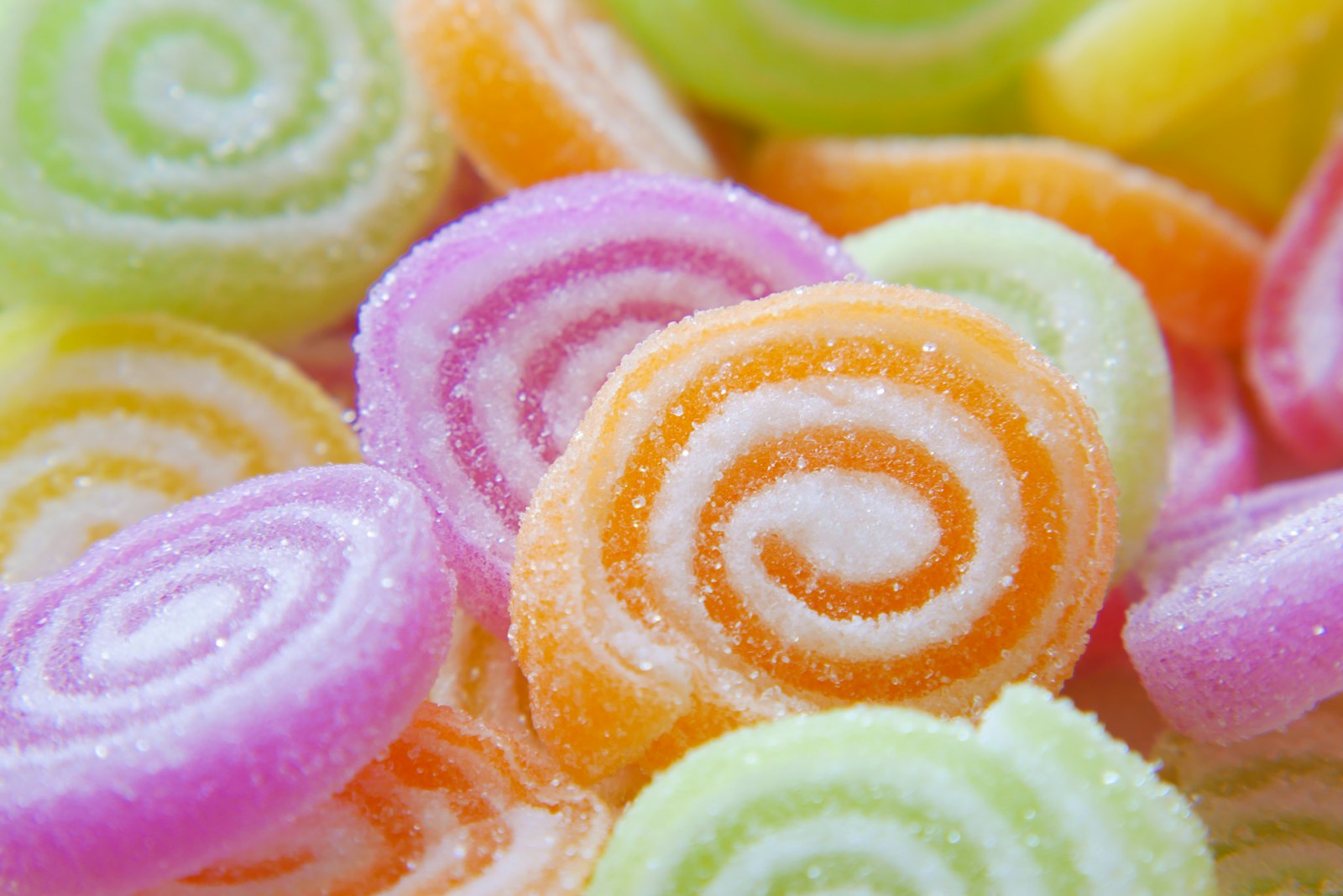 Sticky and hard candies that pose the greatest risk to teeth and restorations